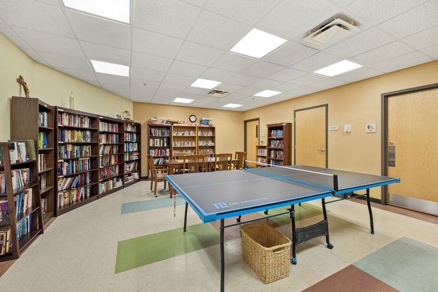 9355 Irving Park Road 401, Schiller Park, IL 60176