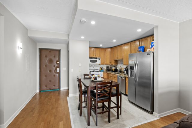 9355 Irving Park Road 401, Schiller Park, IL 60176
