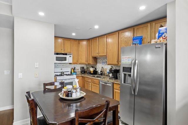 9355 Irving Park Road 401, Schiller Park, IL 60176