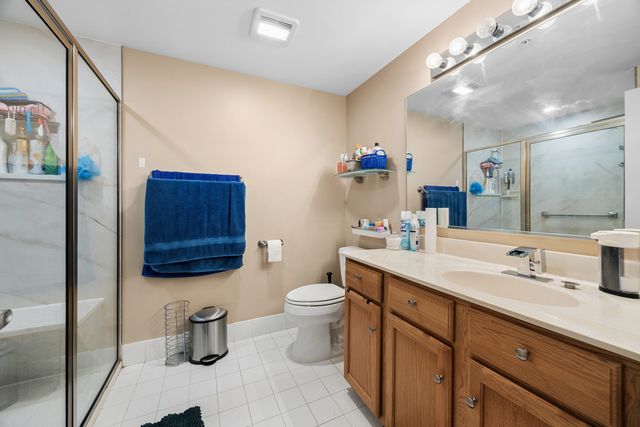 9355 Irving Park Road 401, Schiller Park, IL 60176