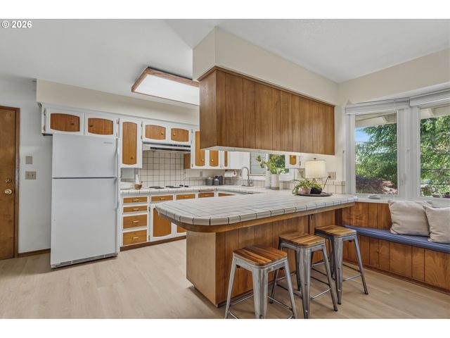 12015 Nw DUMAR Ln, Portland, OR 97229
