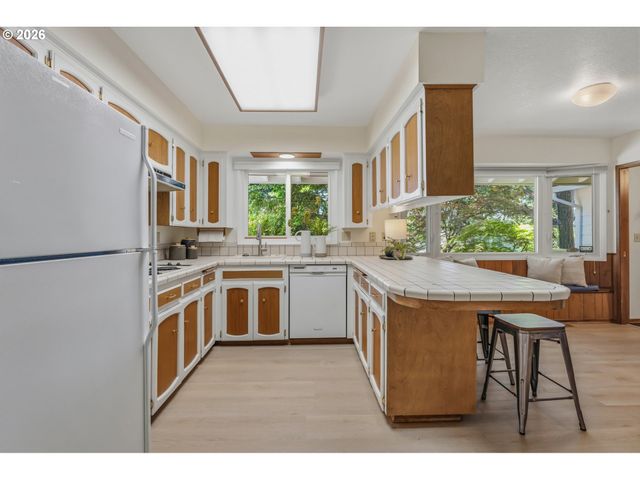 12015 Nw DUMAR Ln, Portland, OR 97229