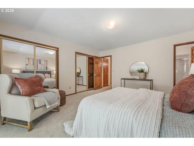 12015 Nw DUMAR Ln, Portland, OR 97229