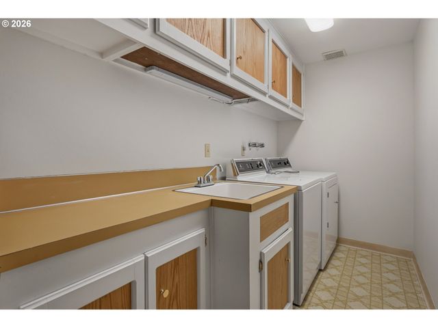 12015 Nw DUMAR Ln, Portland, OR 97229
