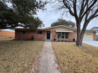2112 Lenamon Street, Waco, TX 76710