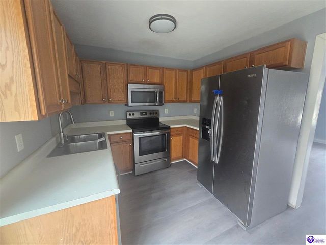 805 Andra Drive, Radcliff, KY 40160