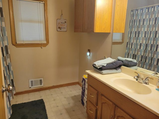 641 Briarwood Drive, Vassar, MI 48768