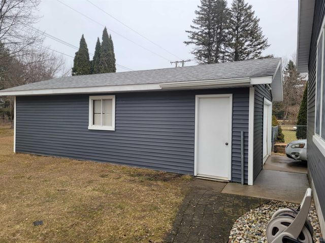 641 Briarwood Drive, Vassar, MI 48768