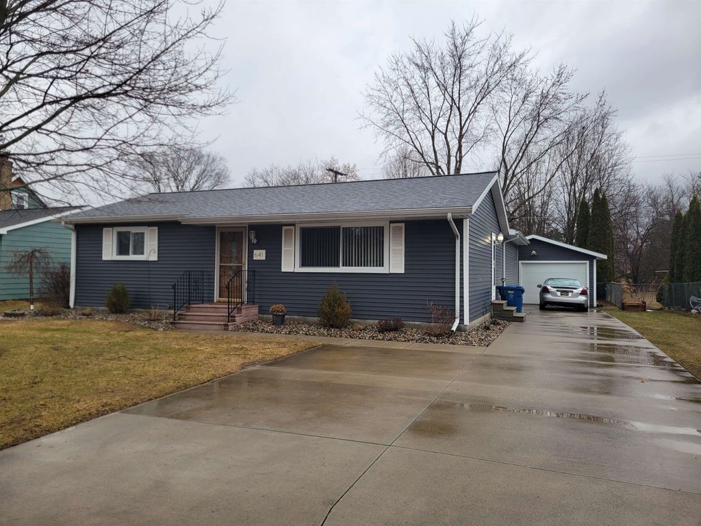 641 Briarwood Drive, Vassar, MI 48768