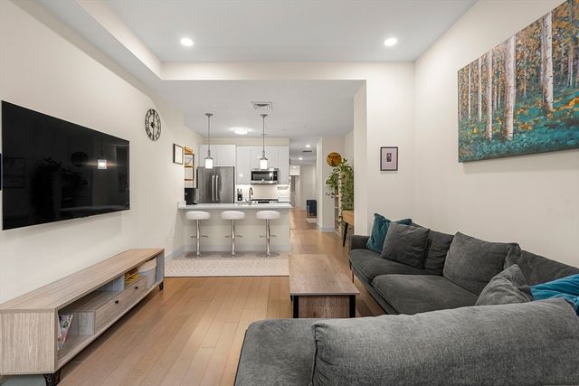 121-127 Portland St 307, Boston, MA 02114