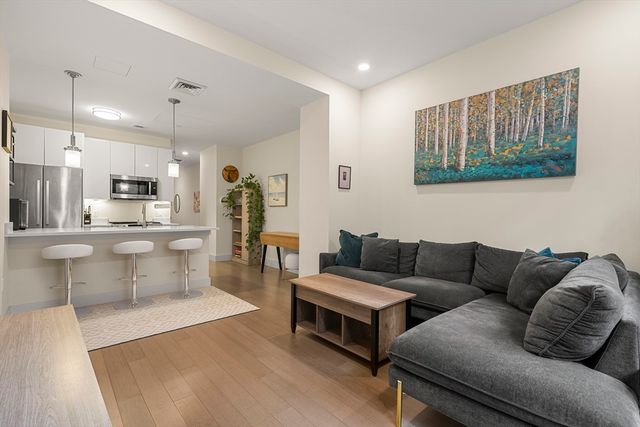 121-127 Portland St 307, Boston, MA 02114