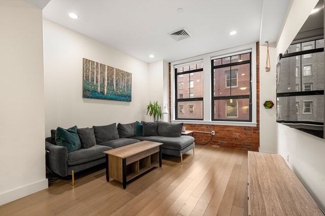 121-127 Portland St 307, Boston, MA 02114