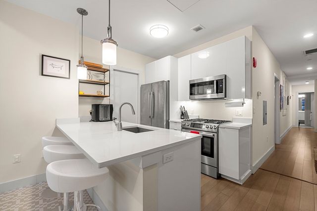 121-127 Portland St 307, Boston, MA 02114