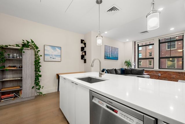 121-127 Portland St 307, Boston, MA 02114