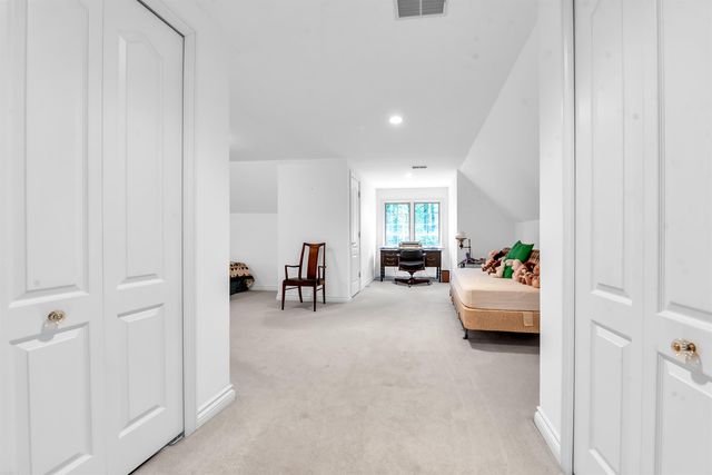 7949 Bridge Valley Drive, Clarkston, MI 48348