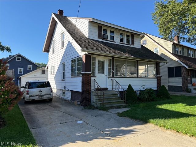 1012 Sackett Avenue, Cuyahoga Falls, OH 44221