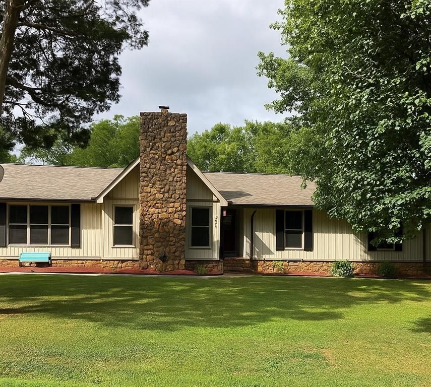 102 Sylvania Circle, Calhoun, GA 30701