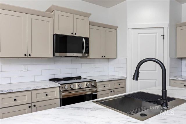 1265 Terra Ave, Twin Falls, ID 83301