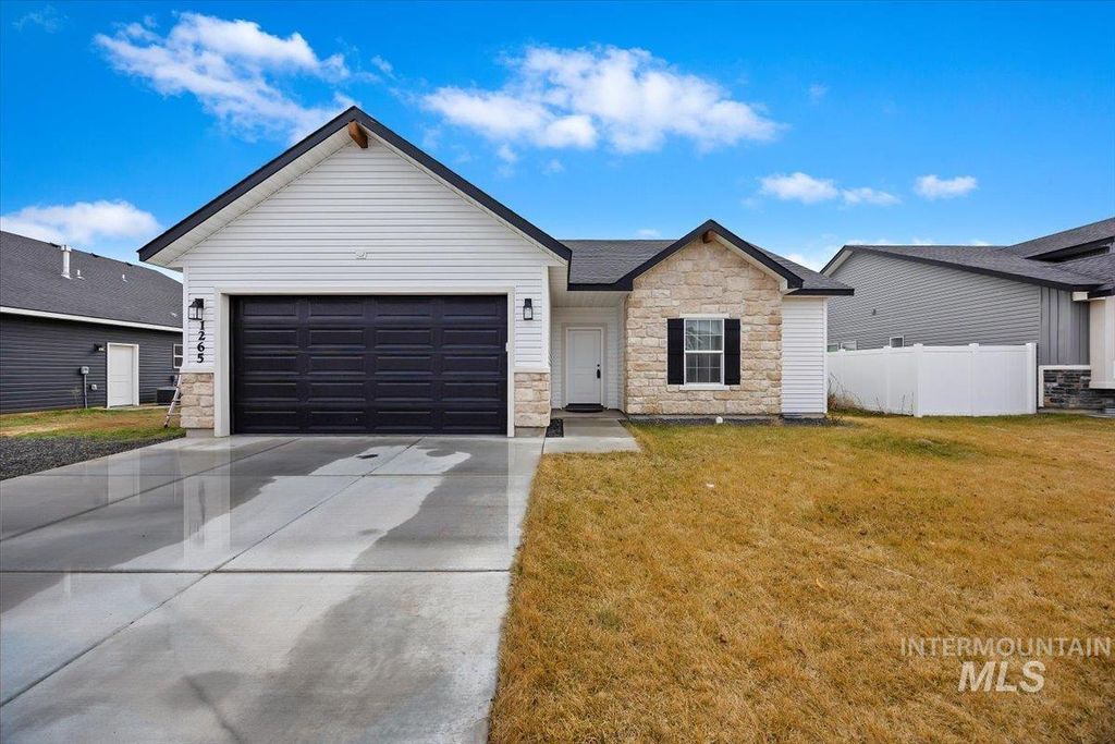 1265 Terra Ave, Twin Falls, ID 83301