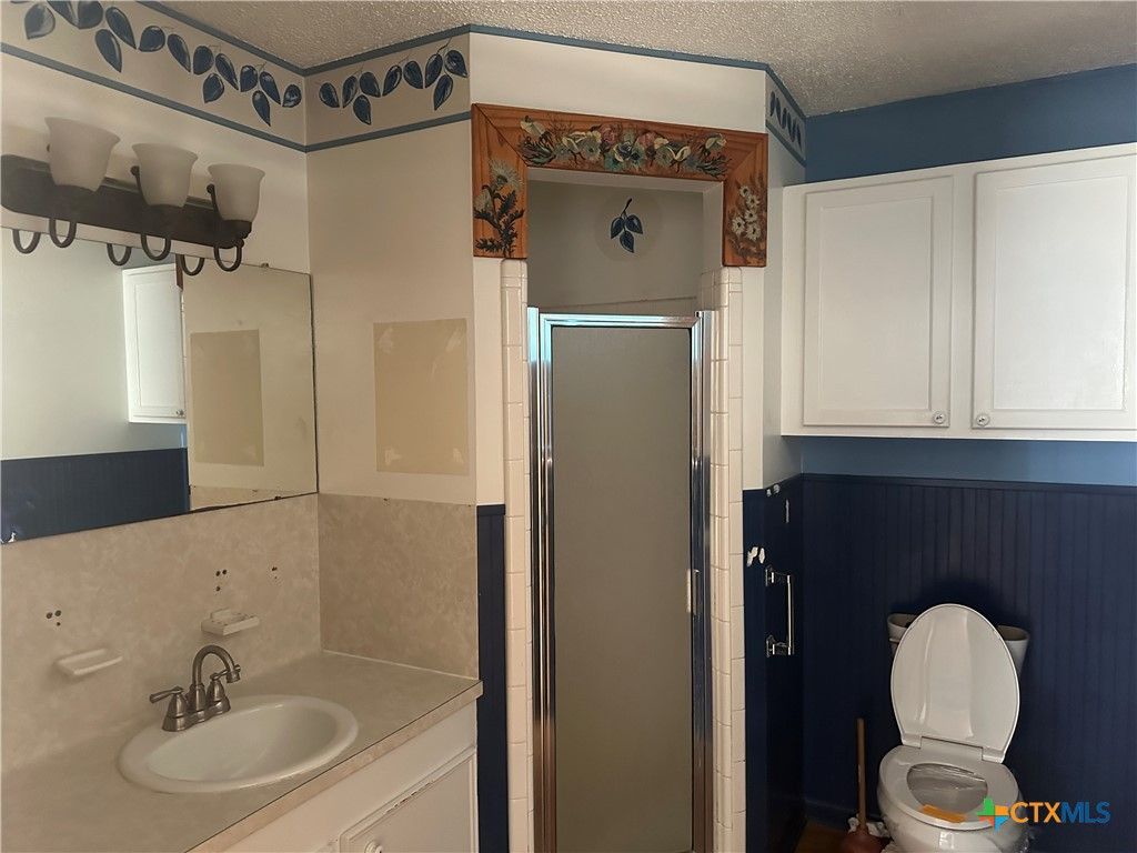 Image 7 of property listing at 408 Royal Oak Drive, Victoria, TX 77905