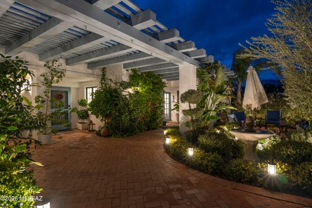 2835 N Calle Ladera, Tucson, AZ 85715