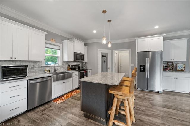7527 Swaney Road, Browns Summit, NC 27214