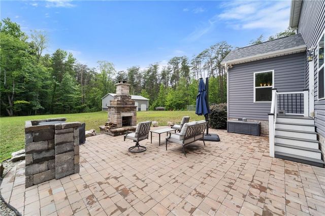 7527 Swaney Road, Browns Summit, NC 27214