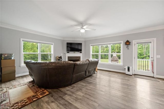 7527 Swaney Road, Browns Summit, NC 27214