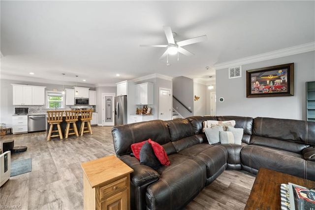 7527 Swaney Road, Browns Summit, NC 27214
