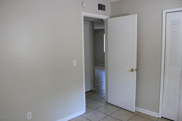 5136 WESTCHASE Court 1, Jacksonville, FL 32210