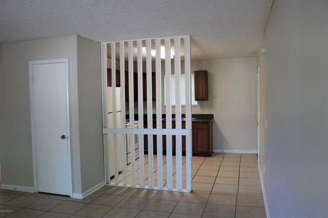 5136 WESTCHASE Court 1, Jacksonville, FL 32210