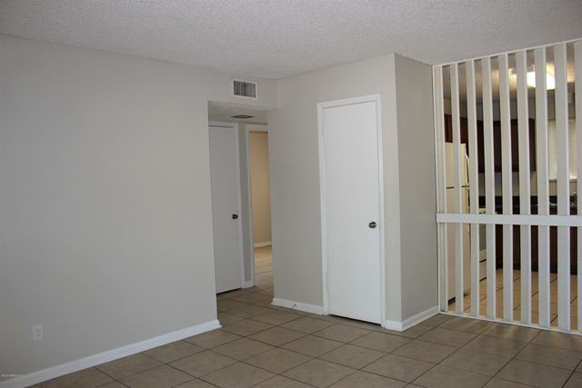 5136 WESTCHASE Court 1, Jacksonville, FL 32210