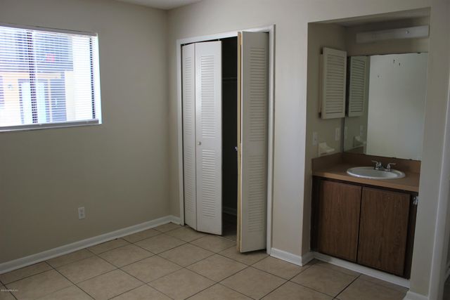 5136 WESTCHASE Court 1, Jacksonville, FL 32210