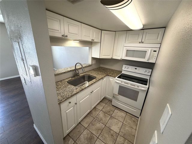 7113 E BANK DRIVE 7113, Tampa, FL 33617