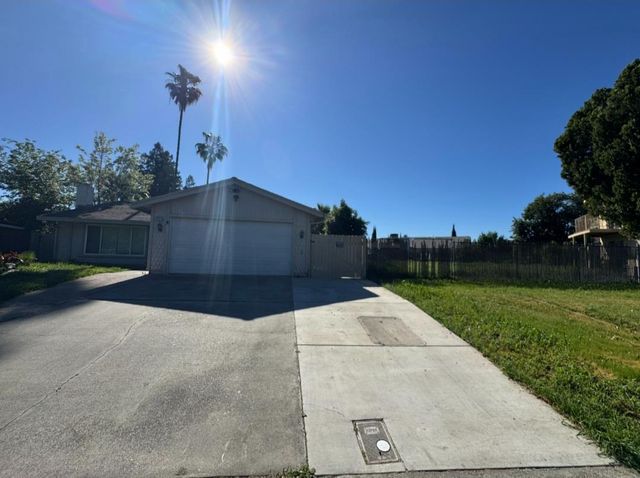 7124 Catamaran Dr, Citrus Heights, CA 95621