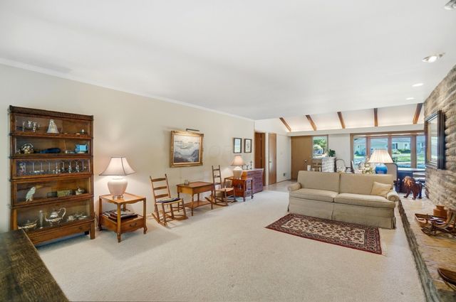 2300 Hoxton Court, Upper Arlington, OH 43220