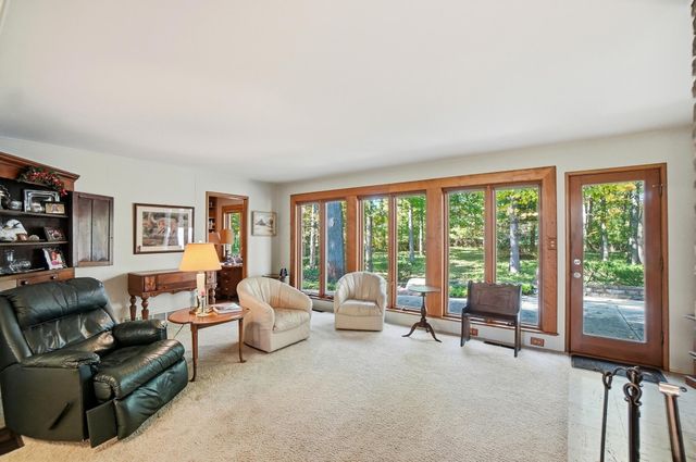 2300 Hoxton Court, Upper Arlington, OH 43220