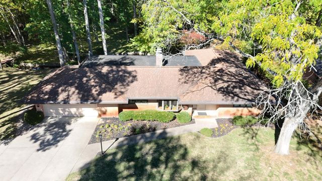 2300 Hoxton Court, Upper Arlington, OH 43220