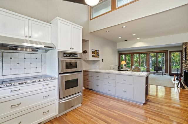 2300 Hoxton Court, Upper Arlington, OH 43220