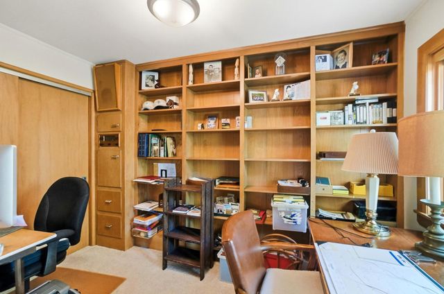 2300 Hoxton Court, Upper Arlington, OH 43220