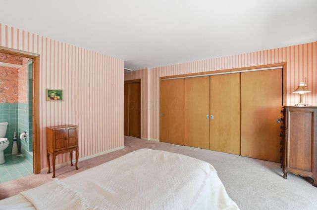 2300 Hoxton Court, Upper Arlington, OH 43220