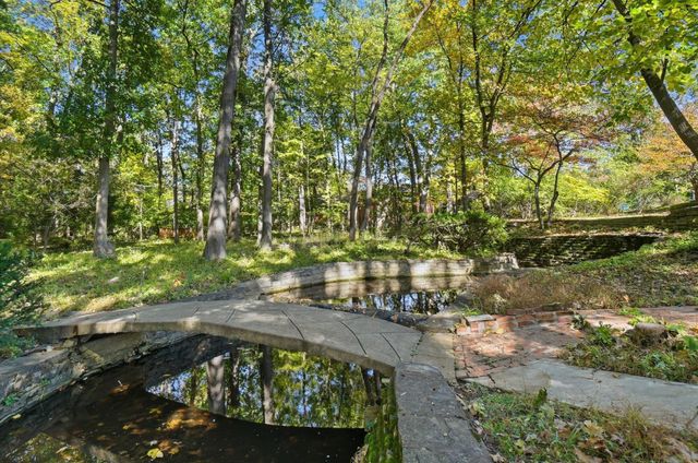 2300 Hoxton Court, Upper Arlington, OH 43220