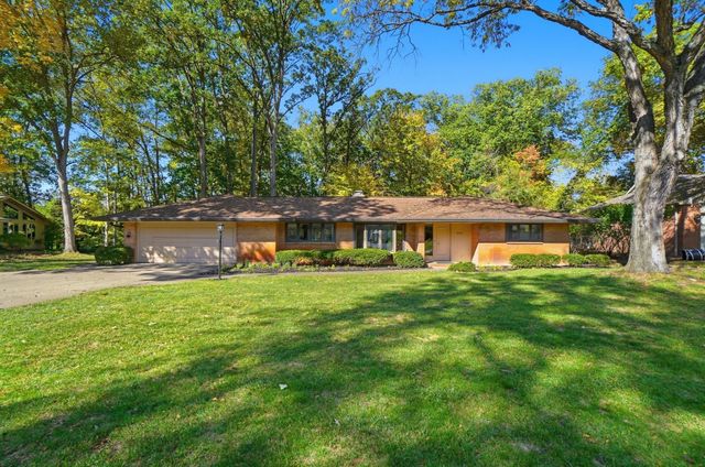 2300 Hoxton Court, Upper Arlington, OH 43220