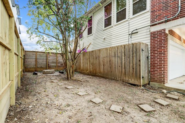 2211 Roy Street B, Houston, TX 77007