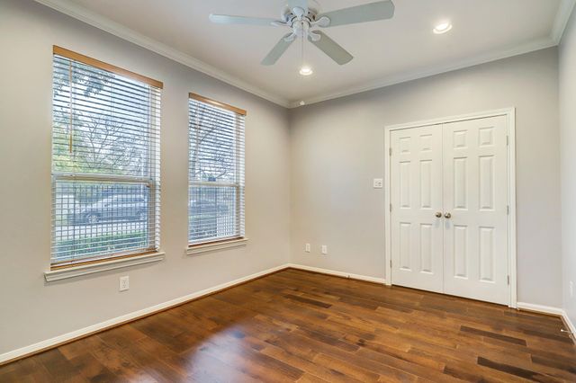 2211 Roy Street B, Houston, TX 77007