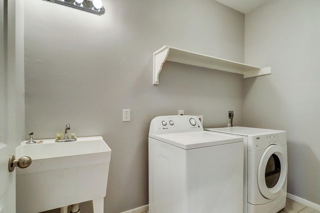 2211 Roy Street B, Houston, TX 77007