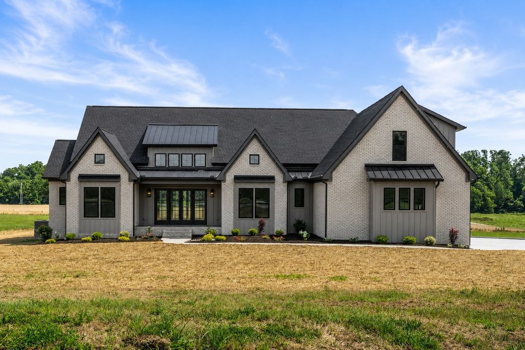 4729 Greer LN, Cross Plains, TN 37049