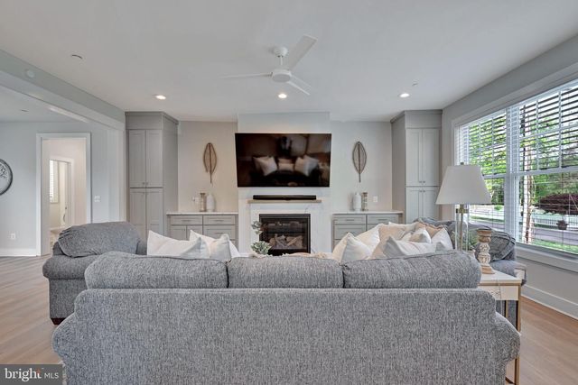 1205 HAWTHORNE ST, Shady Side, MD 20764