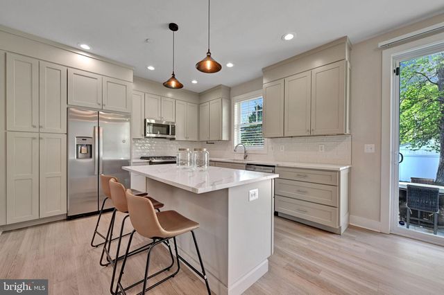 1205 HAWTHORNE ST, Shady Side, MD 20764