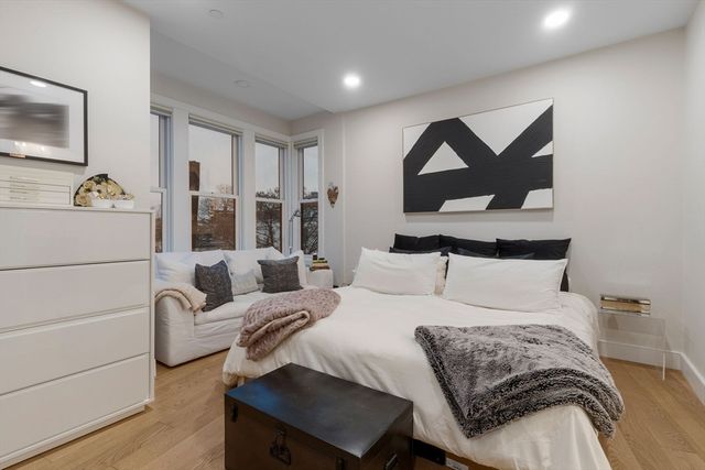 202 Maverick St 301, Boston, MA 02128